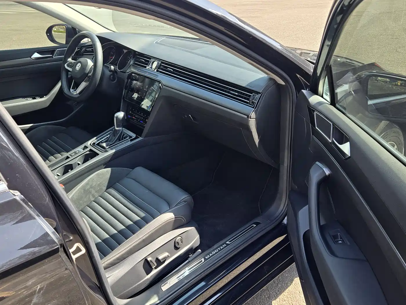 Volkswagen Magotan 2020 330TSI DSG Leading фото 3