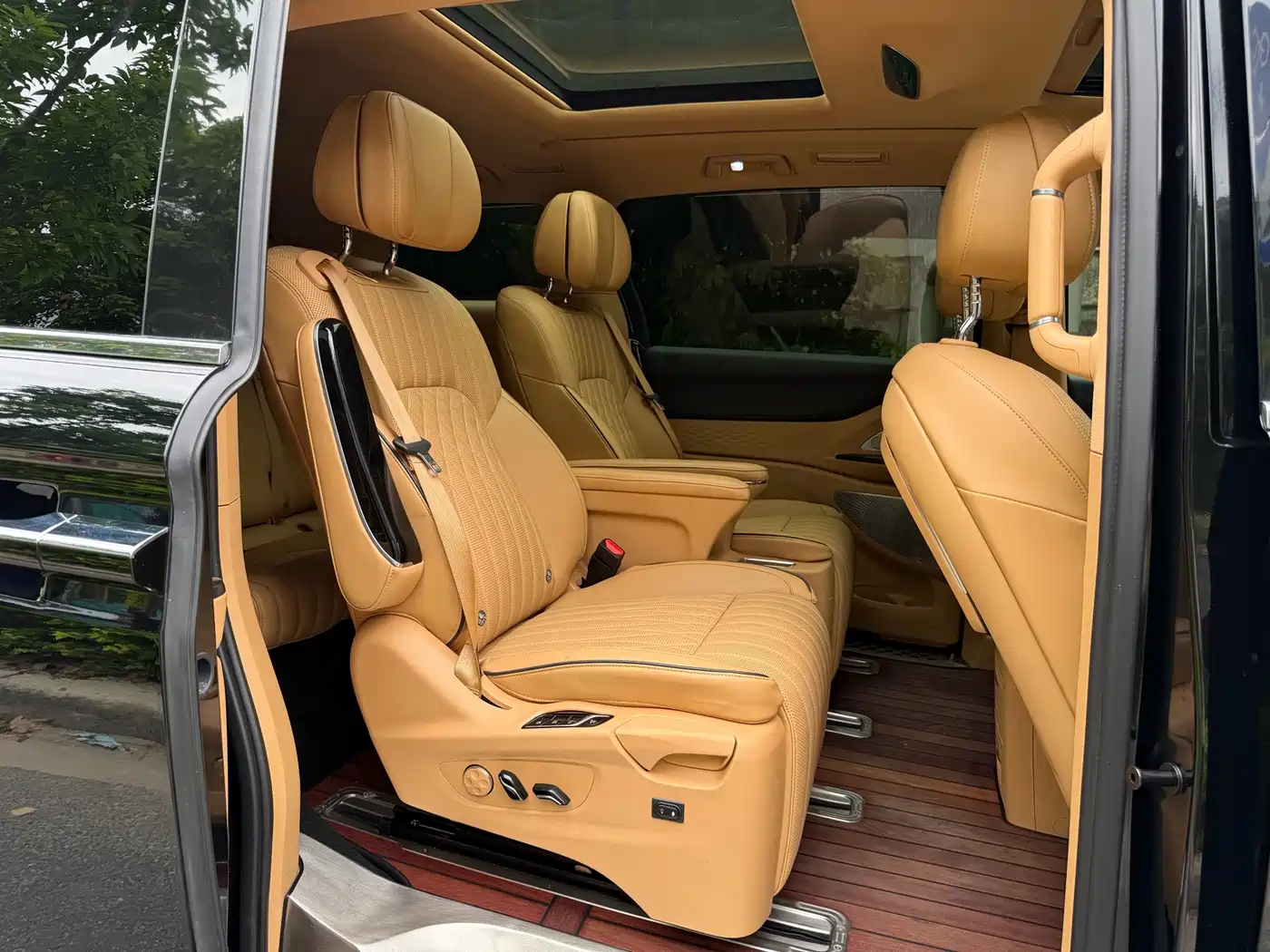 Voyah Auto Voyah Dreamer 2022 Low-carbon Dream+Smart Package фото 24