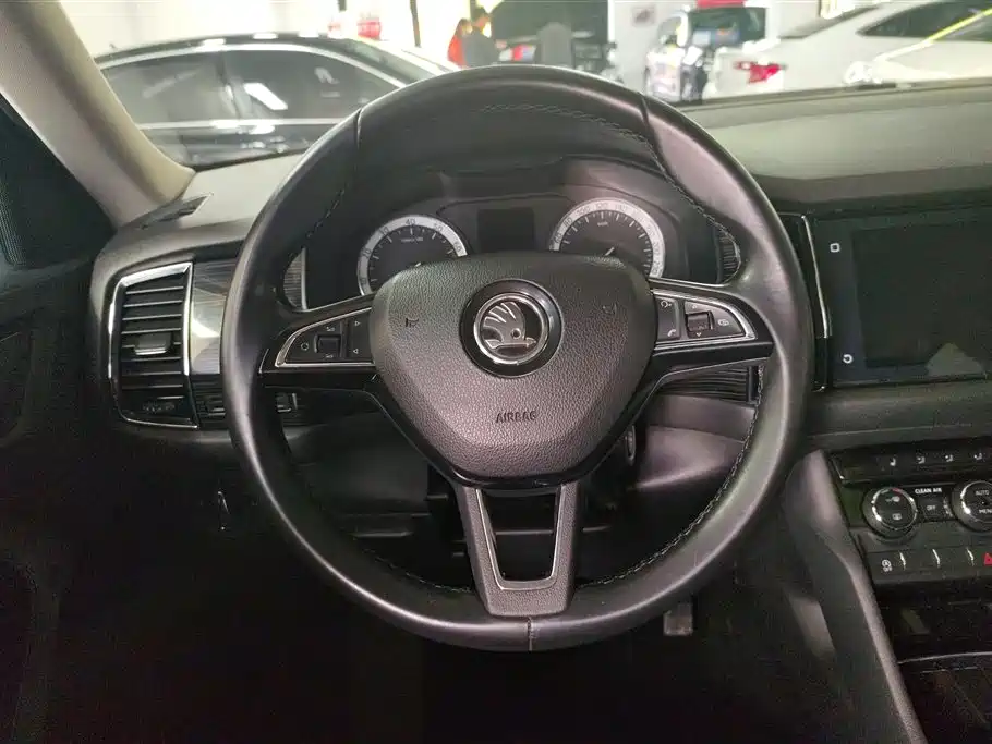 Škoda Kodiaq 2018 Facelift TSI330 7-seat 2WD Premium Luxury Edition фото 15