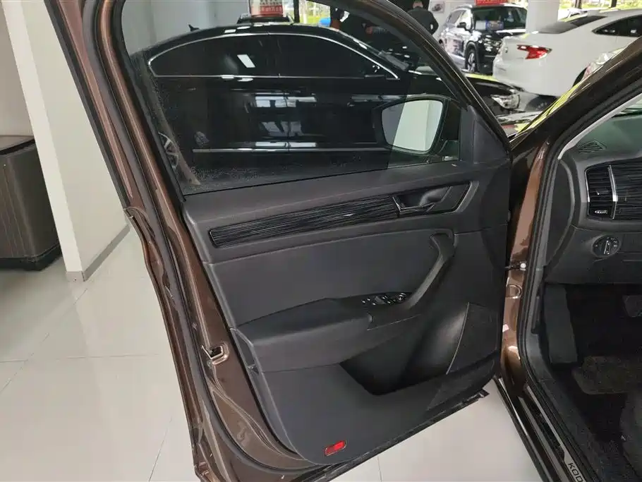 Škoda Kodiaq 2018 Facelift TSI330 7-seat 2WD Premium Luxury Edition фото 7