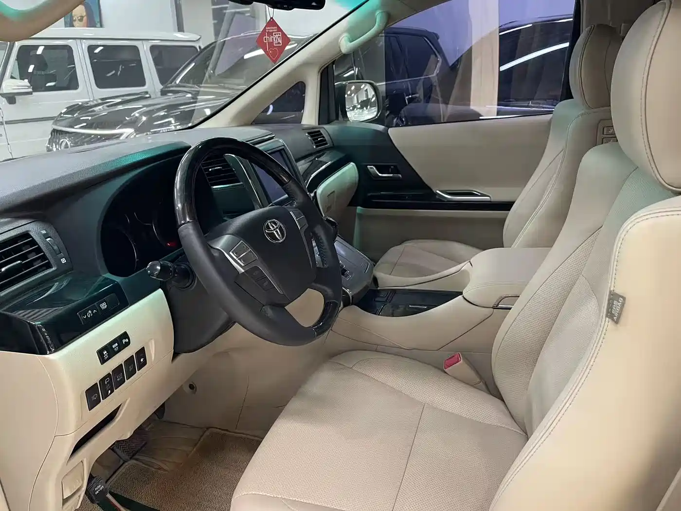 Toyota Alphard 2012 3.5L Luxury Edition фото 8
