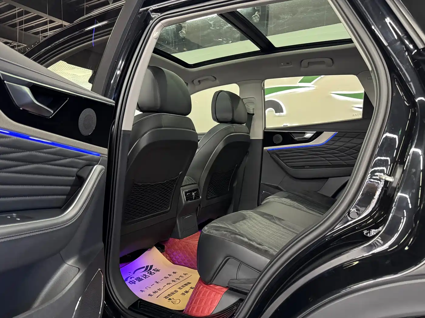 Hongqi HS5 2022 Facelift 2.0T Smart Flag Enjoyment Edition фото 8