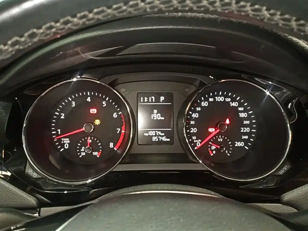 Volkswagen Sagitar 2016 230TSI 25th Anniversary Edition фото 12