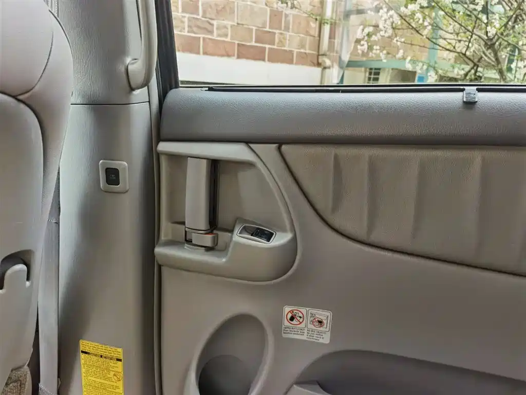 Toyota Sienna фото 14