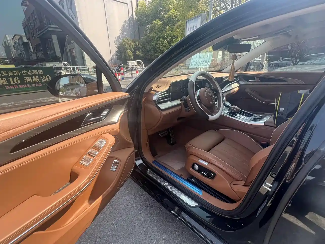 Hongqi H9 2022 2.0T Smart Connect Flag Enjoy Edition фото 6