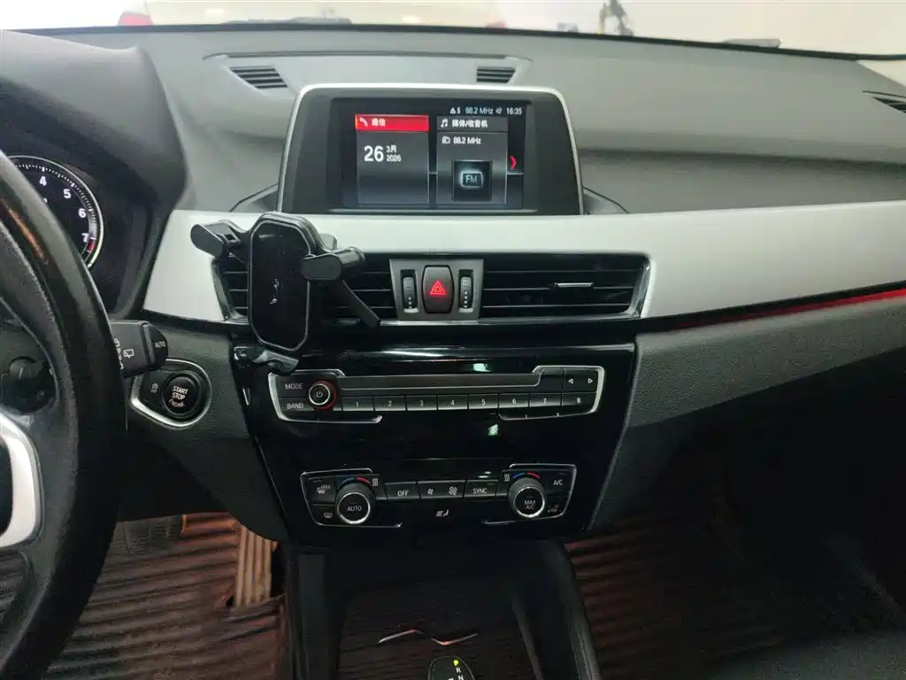 BMW X1 2018 sDrive18Li Fashion Model фото 13
