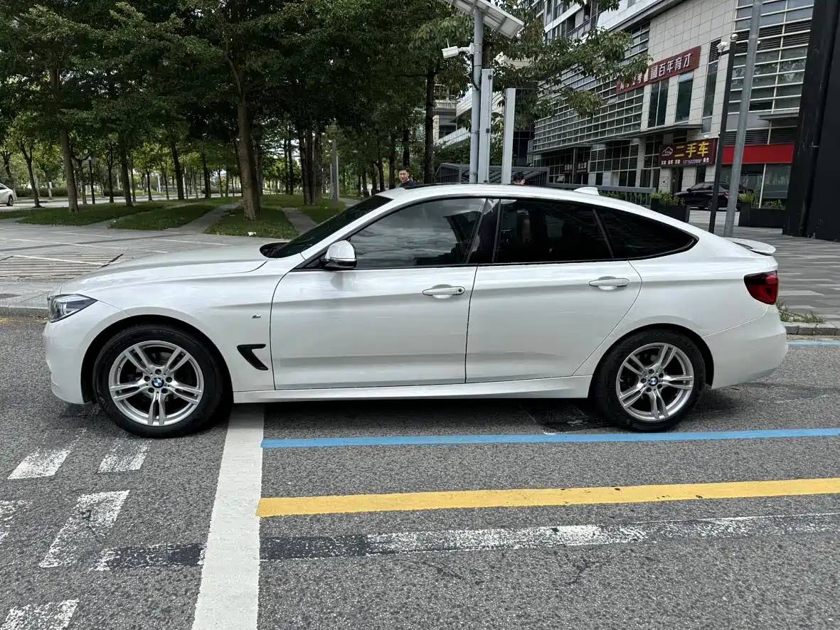 BMW 3 Series GT 2019 320i M Sport Package фото 2
