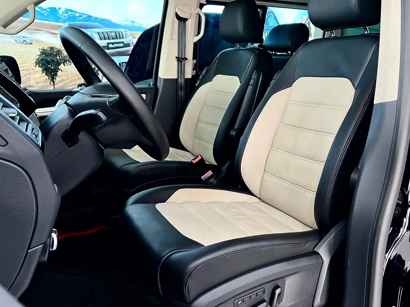 Volkswagen Multivan 2016 2.0TSI 4WD Prestige 7-Seater фото 6