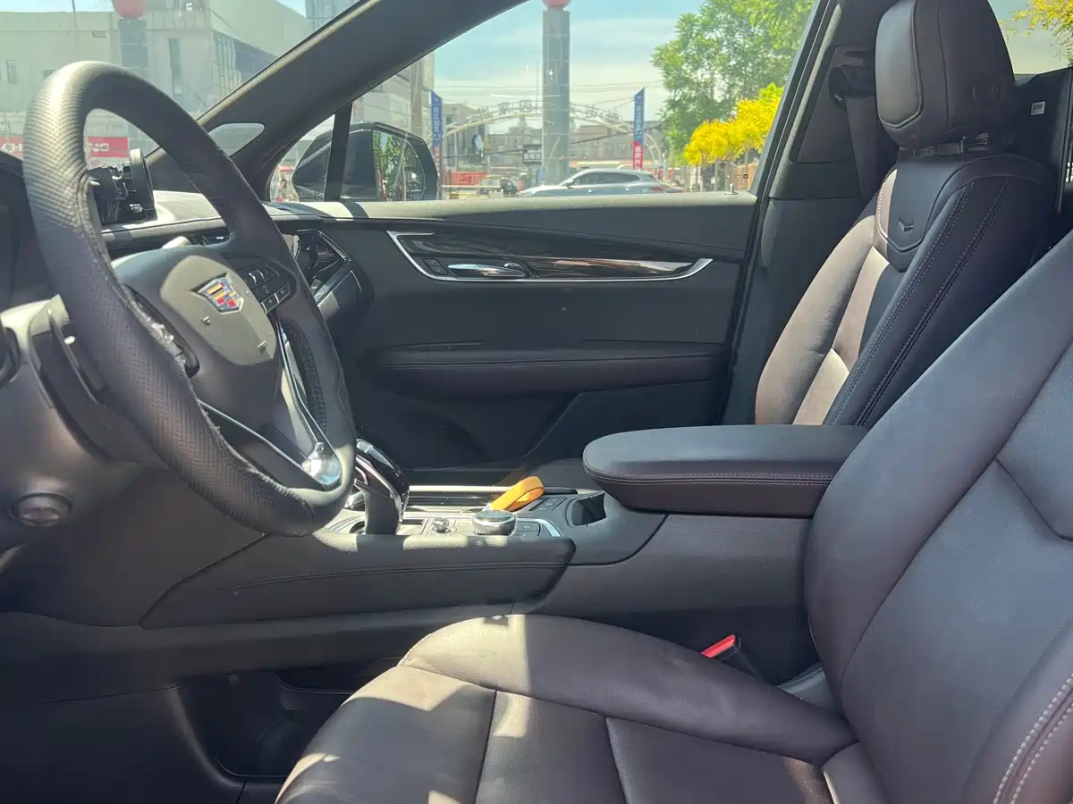 Cadillac XT6 2021 2.0T 6-Seater 2WD Luxury Edition фото 10