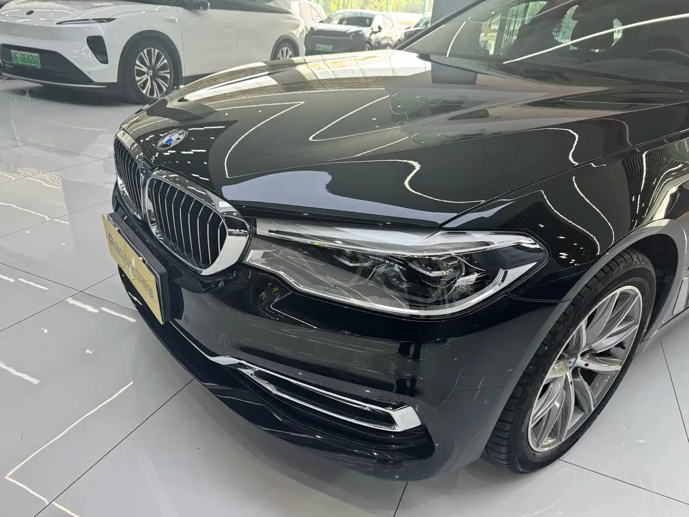 BMW 5 Series New Energy 2019 530Le Luxury Package фото 4