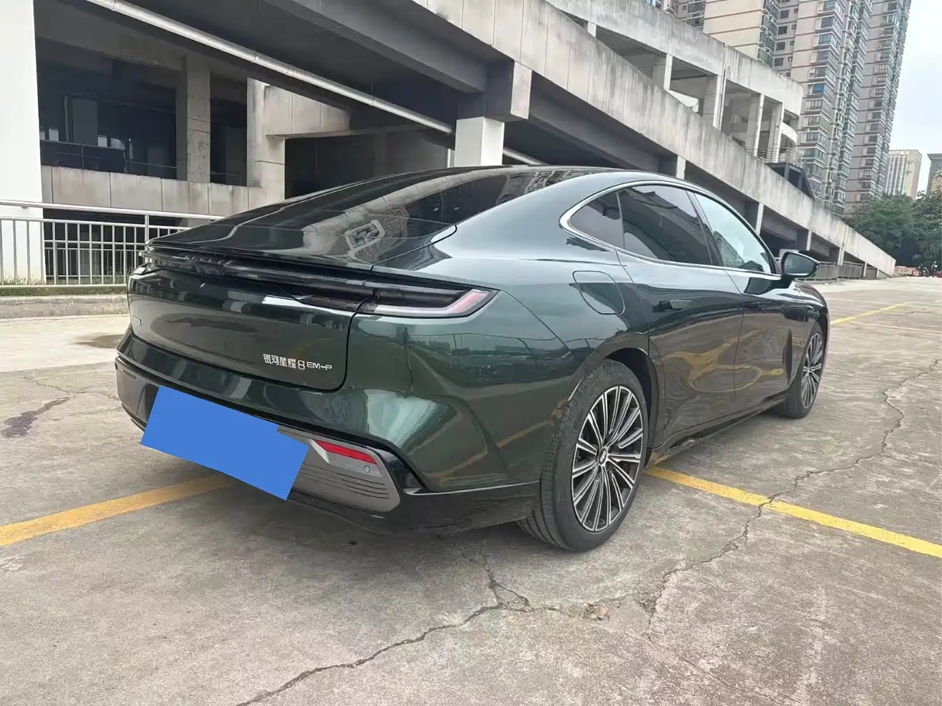 Geely Galaxy Galaxy Xingyao 8 2025 130km EM-i Premium Edition фото 5