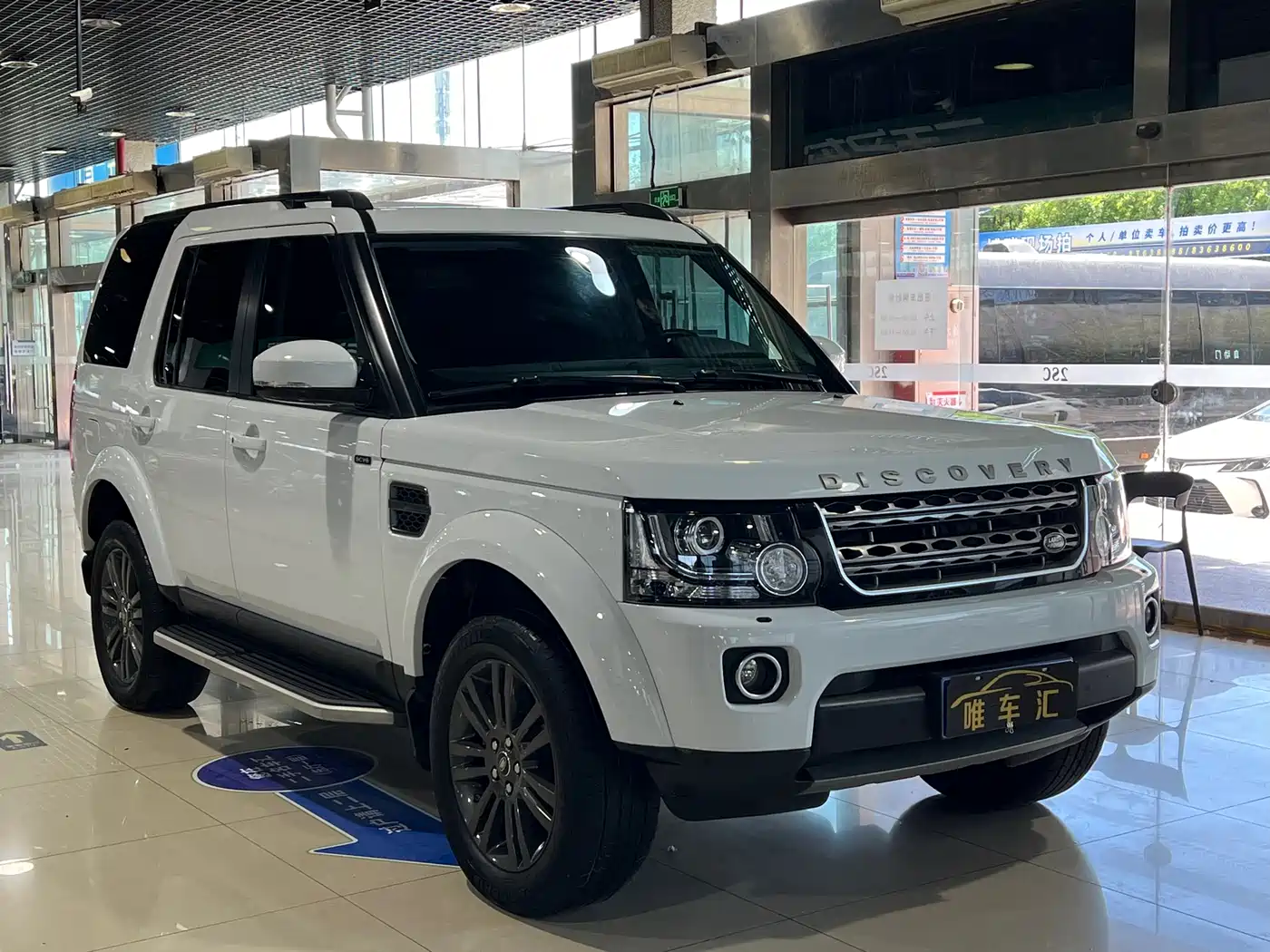 Land Rover Discovery 2016 3.0 SC Gloss Black Collector's Edition HSE фото 3