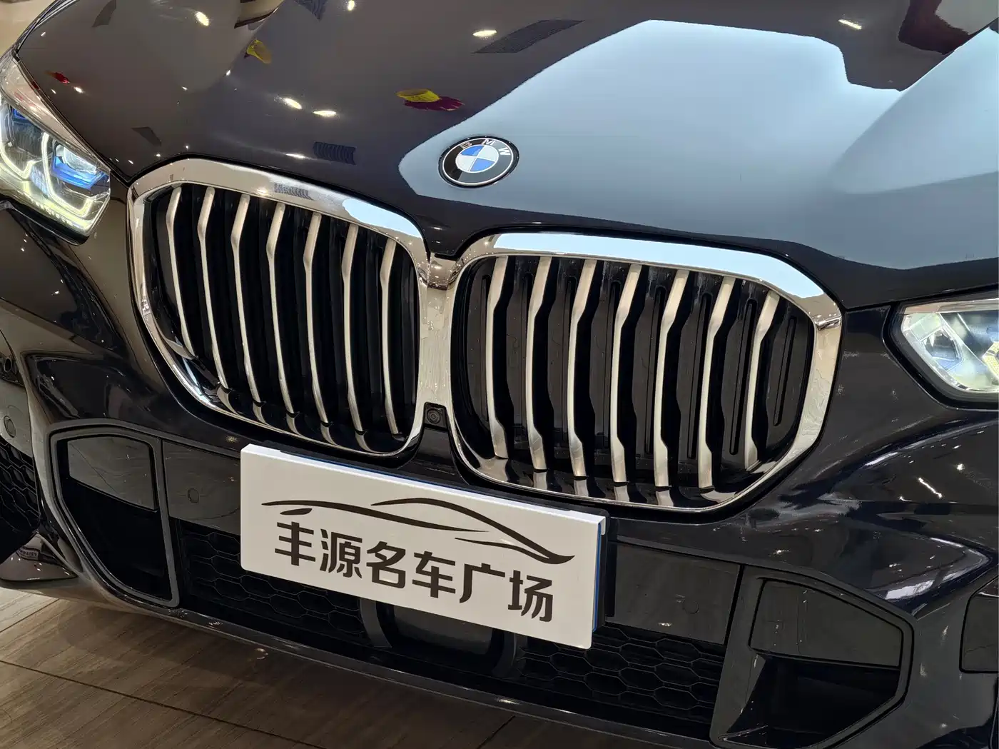 BMW X5 (Import) 2021 xDrive40i Exclusive M Sport Package фото 24