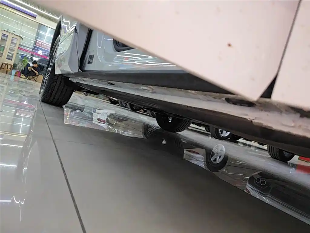 Volkswagen Tiguan L 2023 330TSI Auto 2WD R-Line Premium Edition фото 21