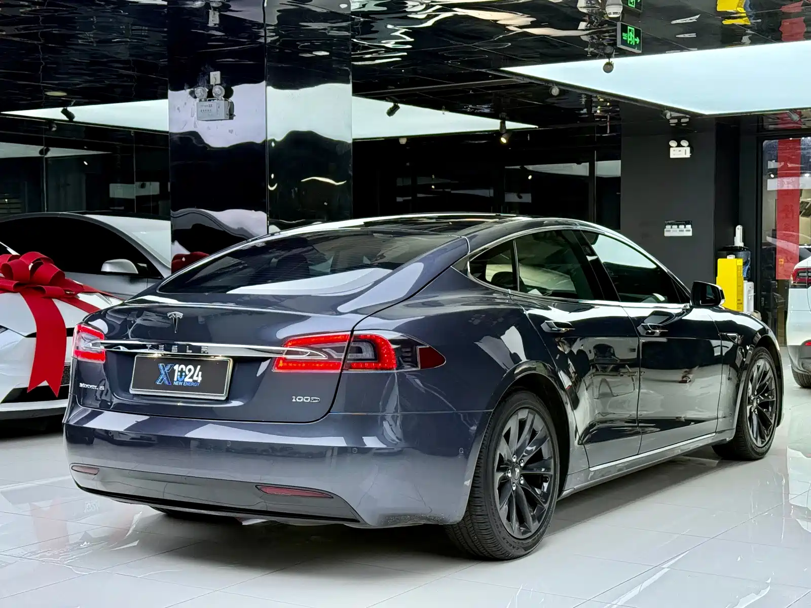 Фото 13 - Tesla Model S