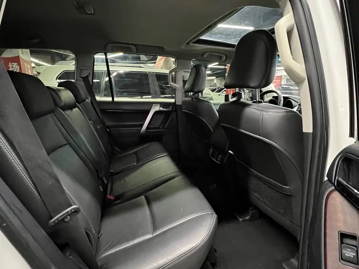 Toyota Prado 2014 4.0L Automatic TX-L фото 12