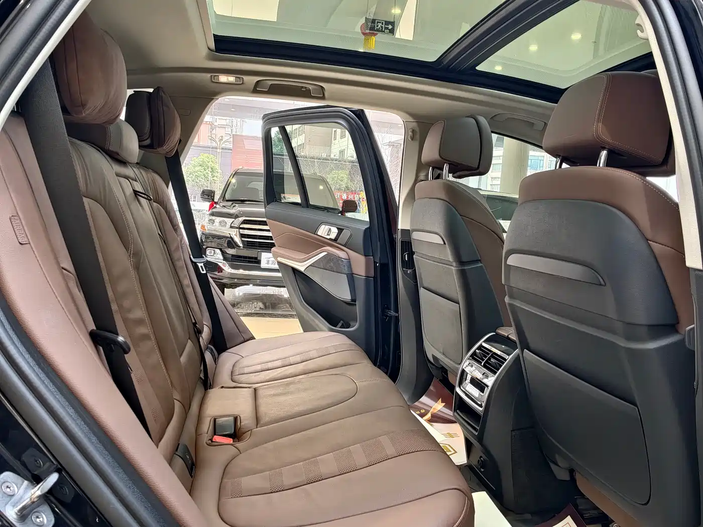 BMW X5 (Import) 2021 xDrive40i Exclusive M Sport Package фото 8