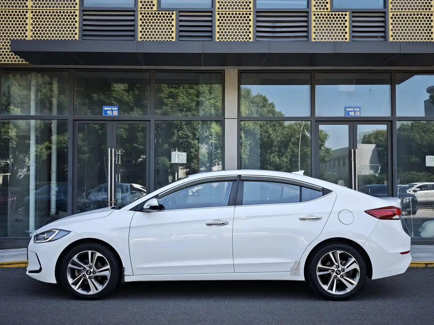 Hyundai Elantra 2016 Model 1.6L Automatic Smart Elite фото 3