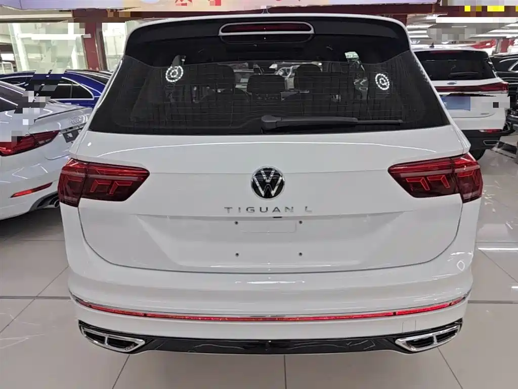 Volkswagen Tiguan L 2023 330TSI Auto 2WD R-Line Premium Edition фото 6