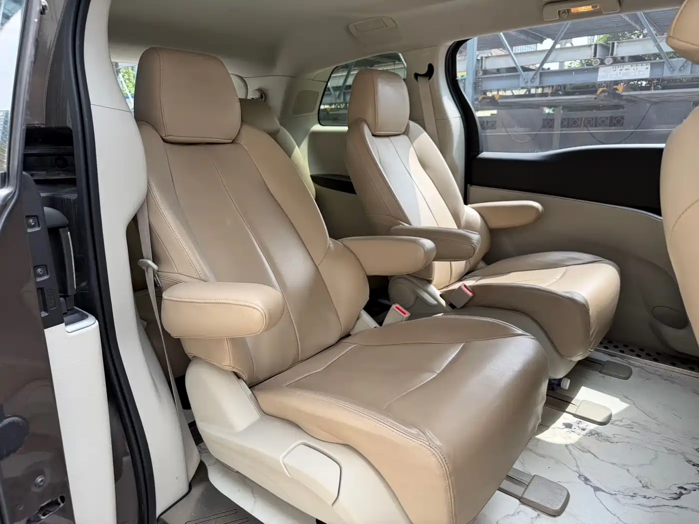 Buick GL8 2021 Land Business Class 652T Comfort фото 13