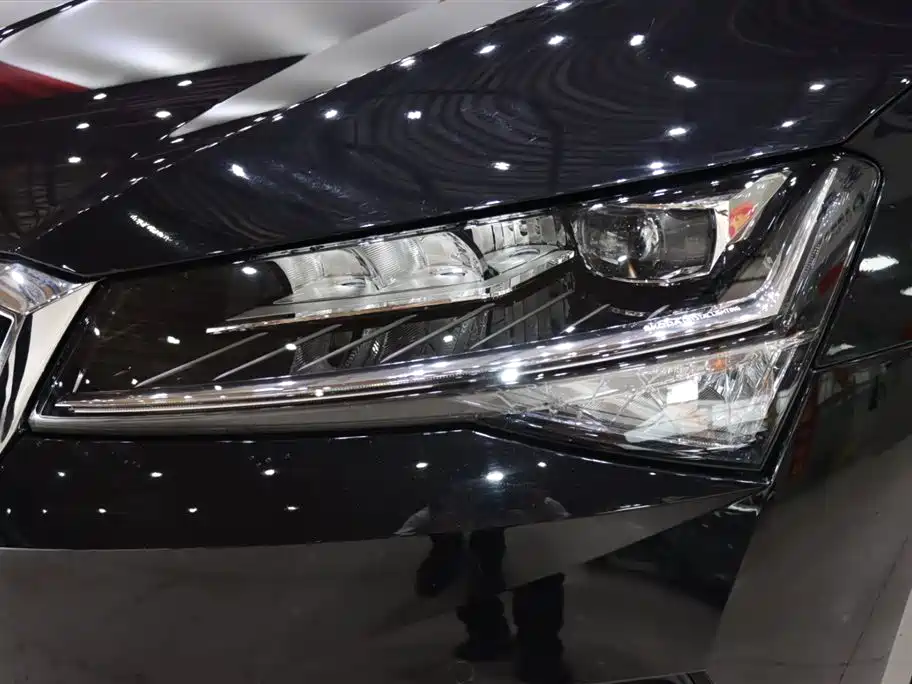Škoda Superb 2024 TSI280 DSG Premium Edition фото 7