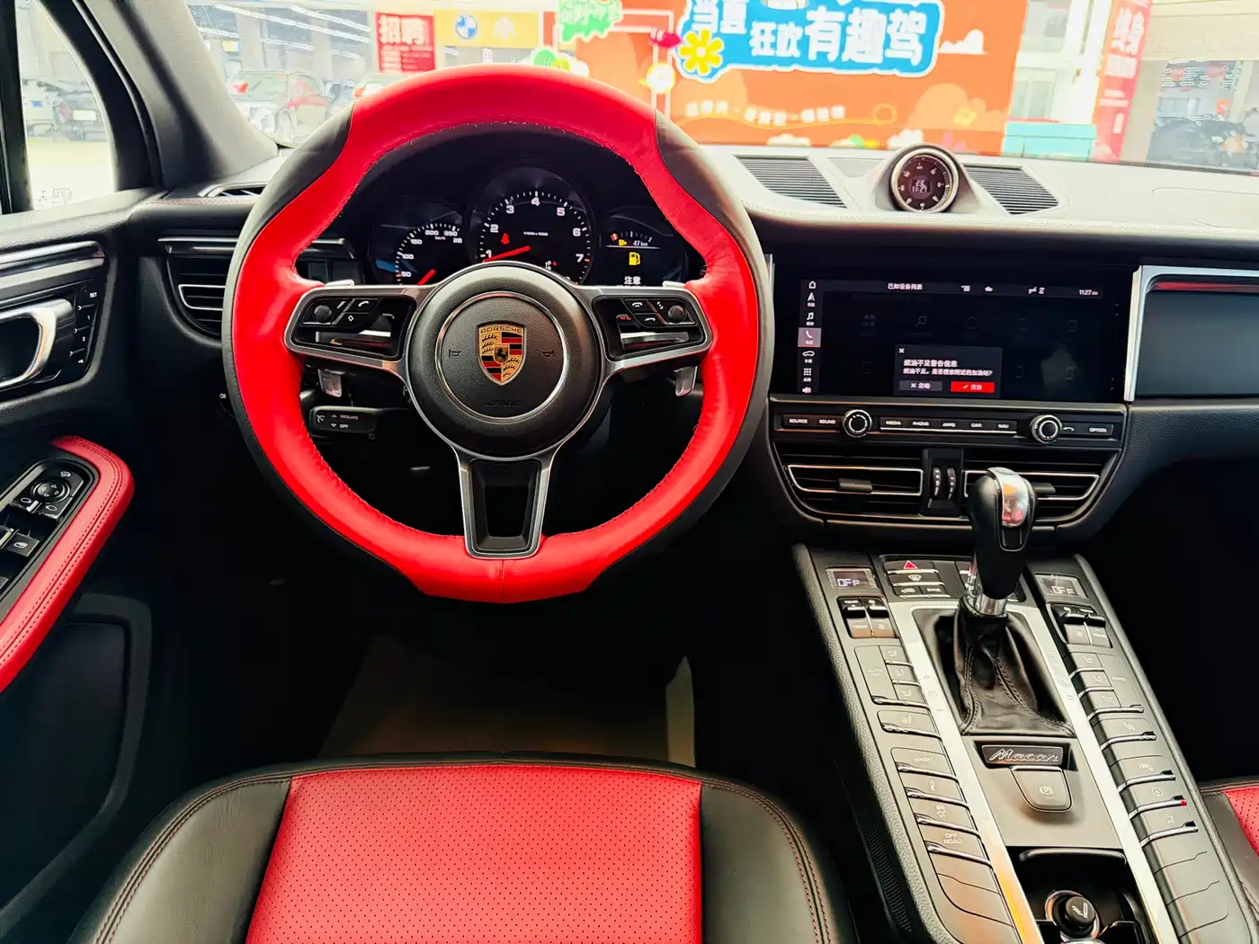 Porsche Macan 2018 Macan 2.0T фото 12
