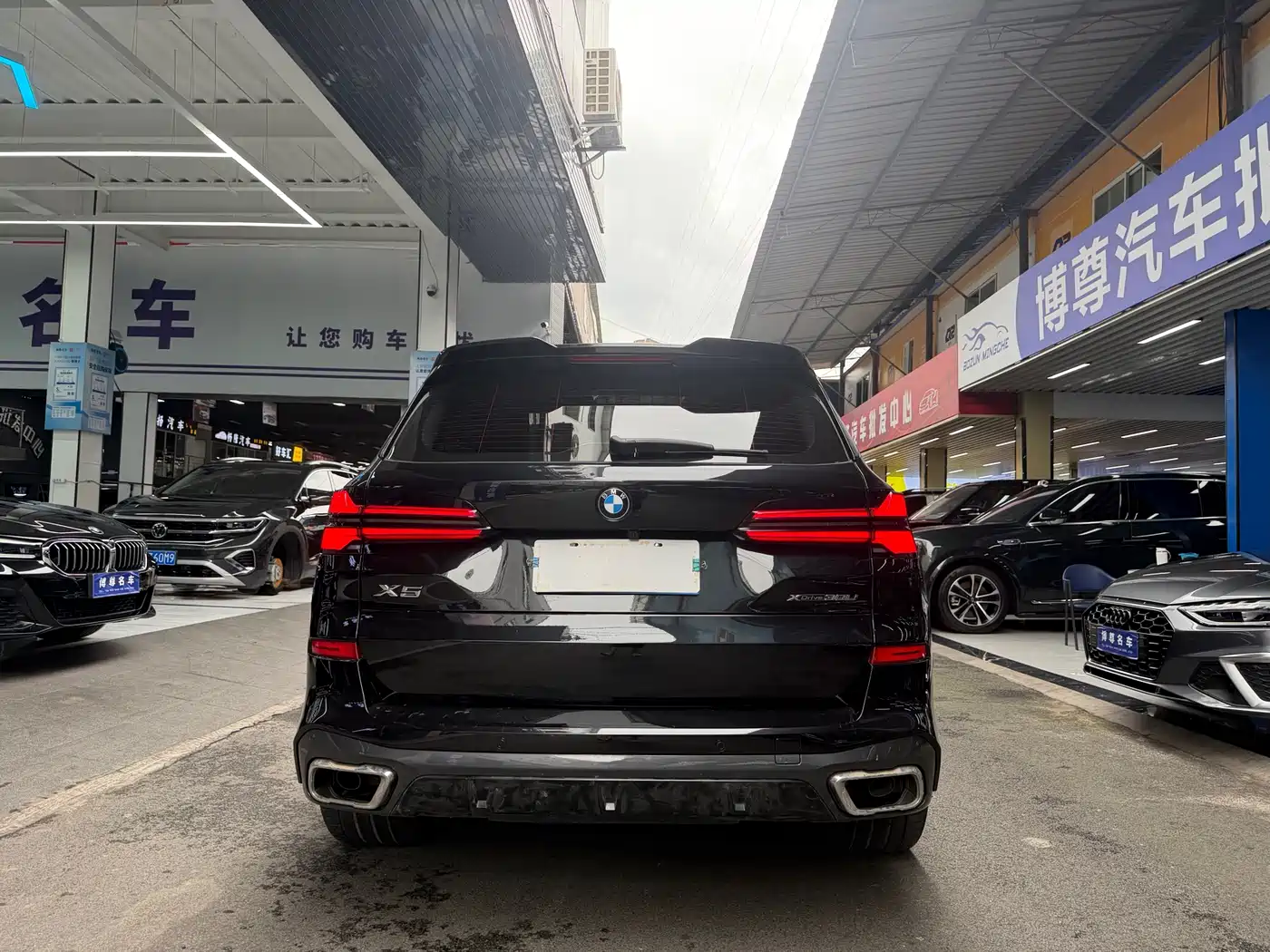 BMW X5 2023 xDrive 30Li Premium M Sport Package фото 24