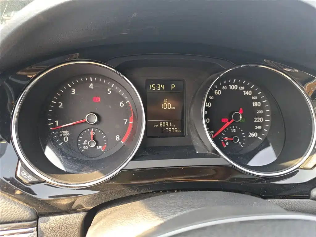 Volkswagen Sagitar 2016 230TSI 25th Anniversary Edition фото 8