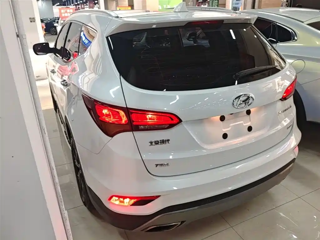 Hyundai Santa Fe 2017 2.0T Automatic 4WD Intelligent 7-Seater фото 5