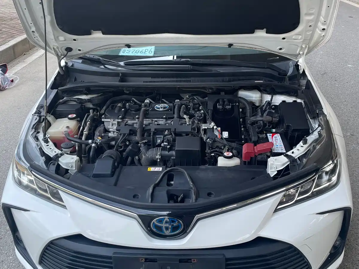 Toyota Corolla 2021 Hybrid 1.8L E-CVT Elite Edition фото 15