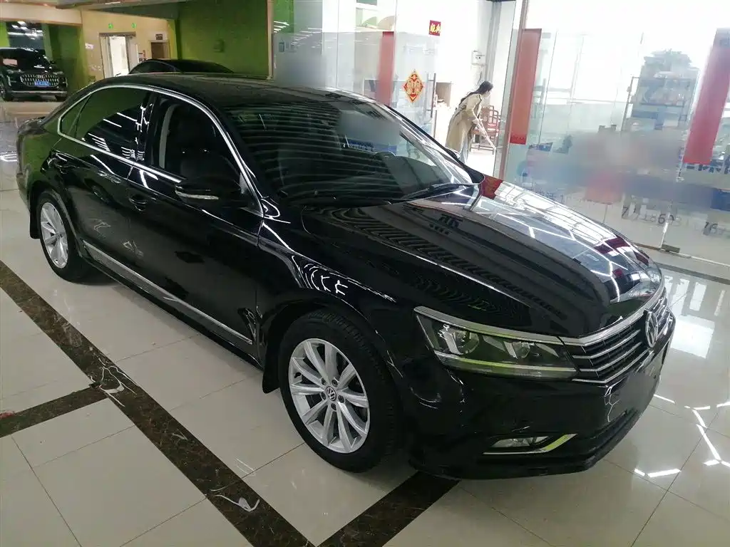 Volkswagen Passat 2017 330TSI DSG Prestige фото 4