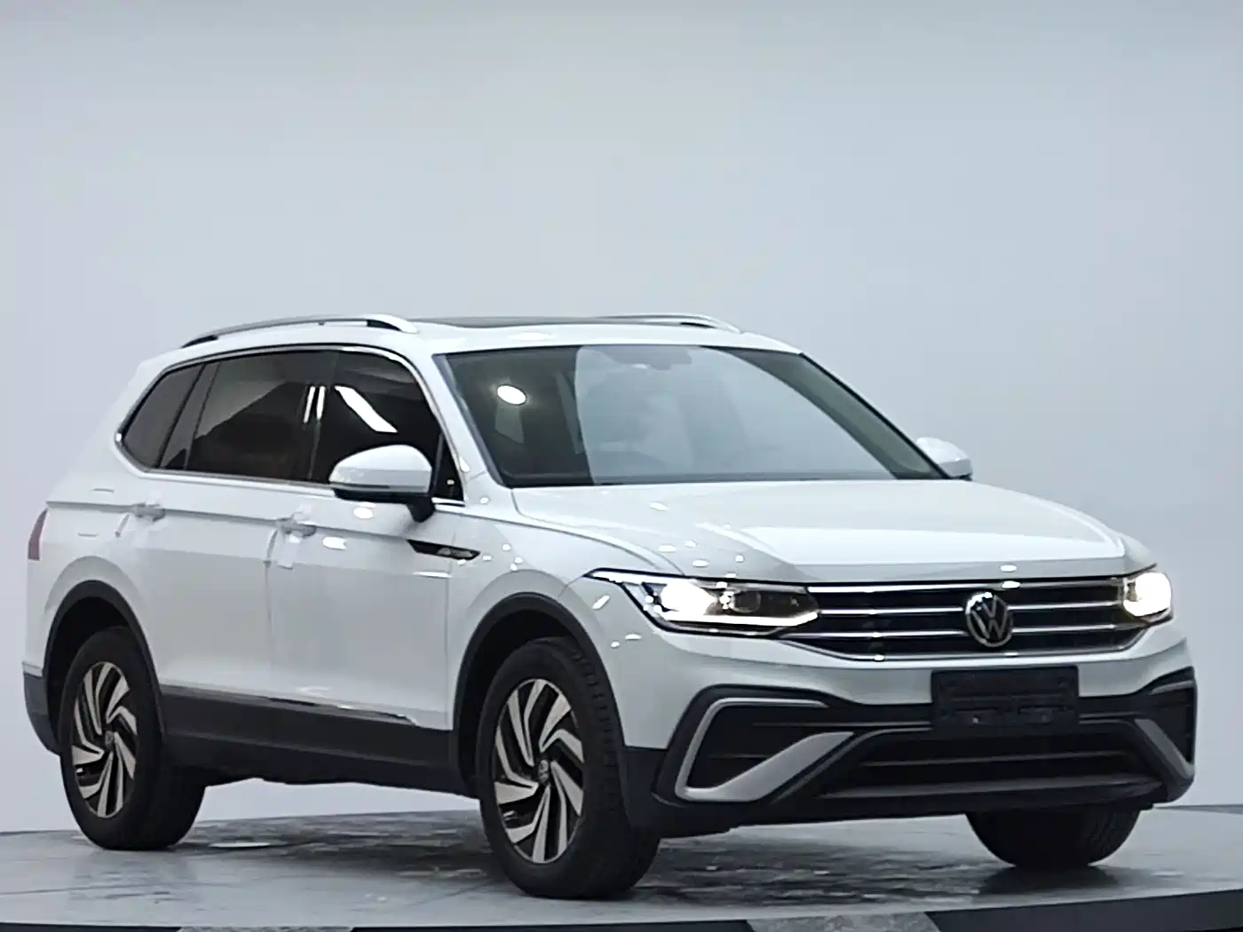 Volkswagen Tiguan L 2023 280TSI 2WD Trend Limited Edition фото 4