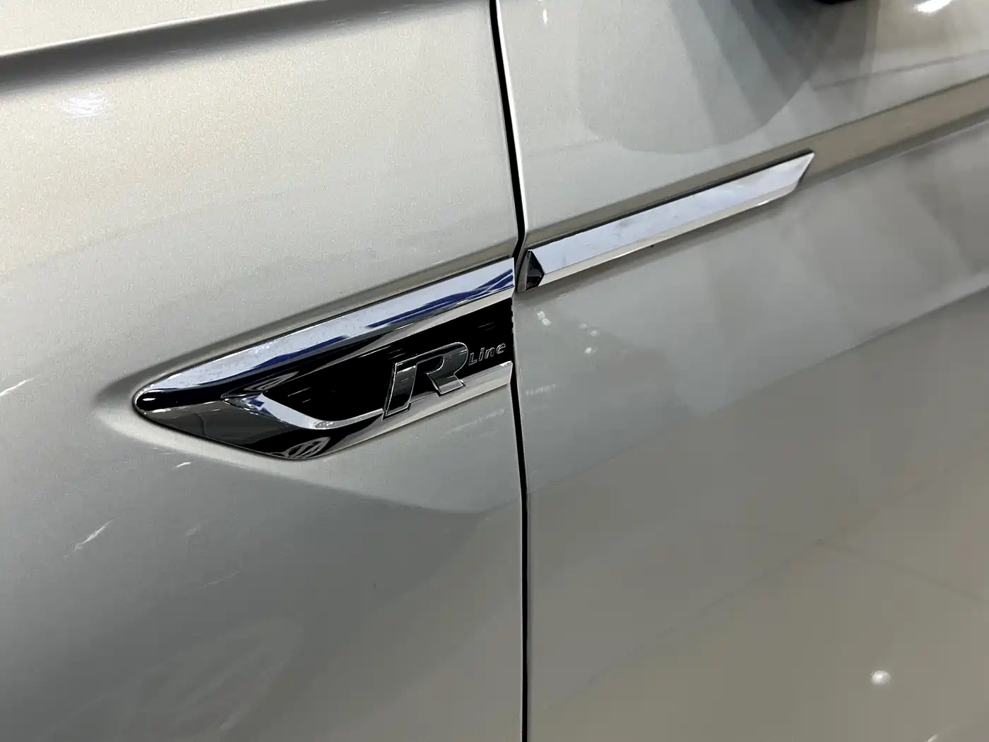 Volkswagen Tiguan L 2019 Edition 380TSI Auto 4WD R-Line Premium Flagship Version China V фото 32