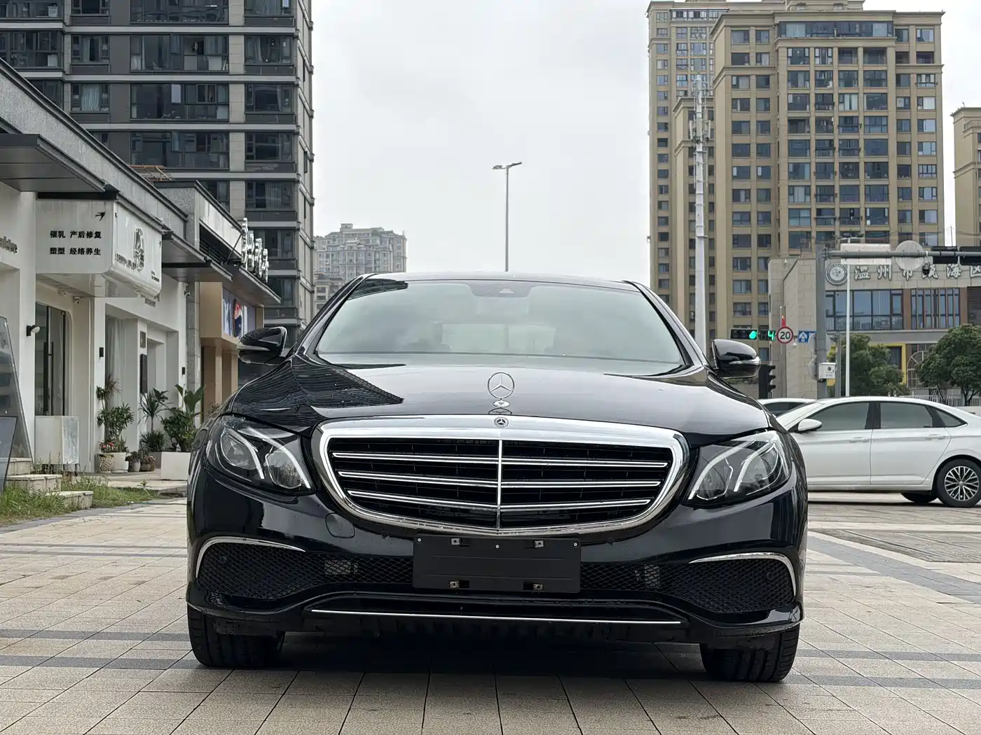 Mercedes-Benz E-Class 2016 E 200 L Sport Type