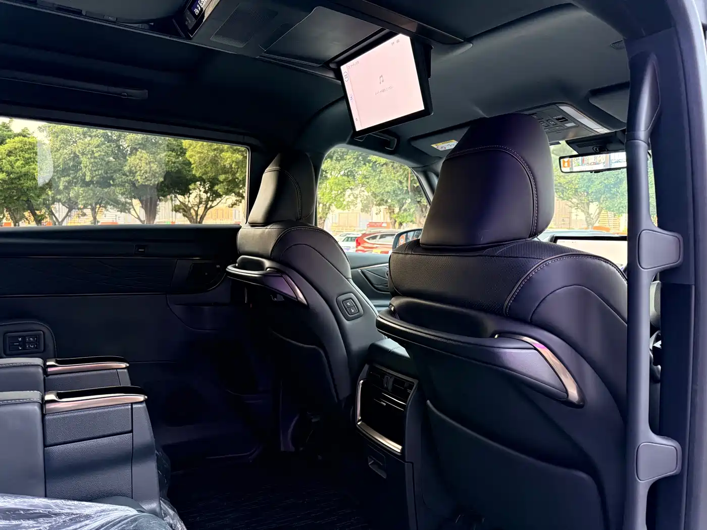 Toyota Alphard 2025 Hybrid 2.5L Prestige Gold Edition фото 12