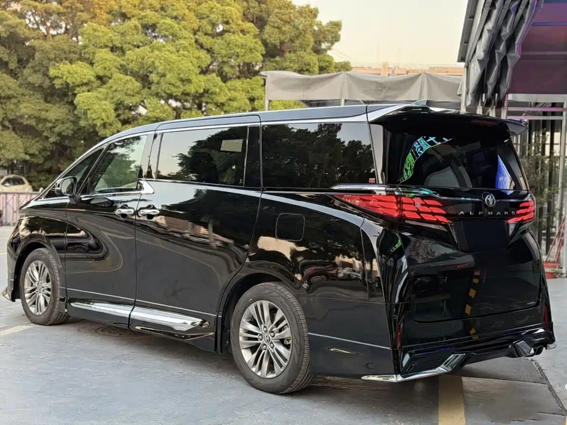 Toyota Alphard 2025 Hybrid 2.5L Prestige Gold Edition фото 7