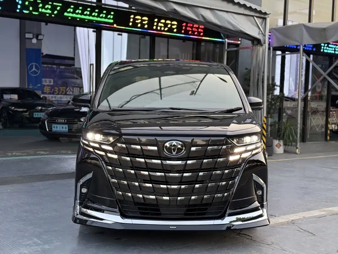 Toyota Alphard 2025 Hybrid 2.5L Prestige Gold Edition фото 2