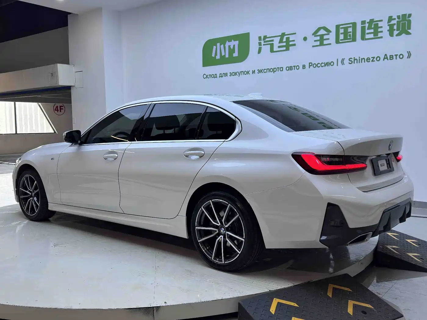 BMW 3 Series 2023 320Li M Sport Package фото 4