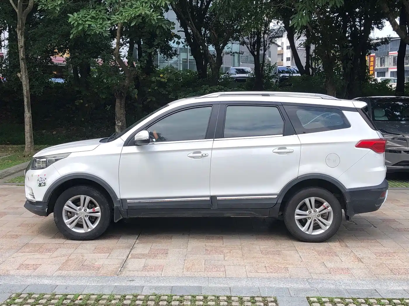 BAIC Huansu S3 2016 2016 S3L 1.5L Manual Premium