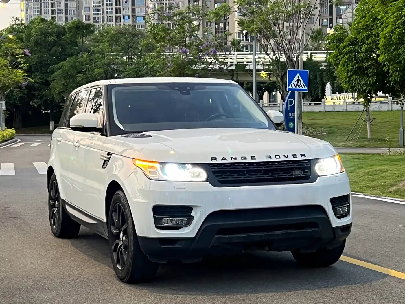 Land Rover Range Rover Sport 2017 3.0 SC V6 HSE фото 3