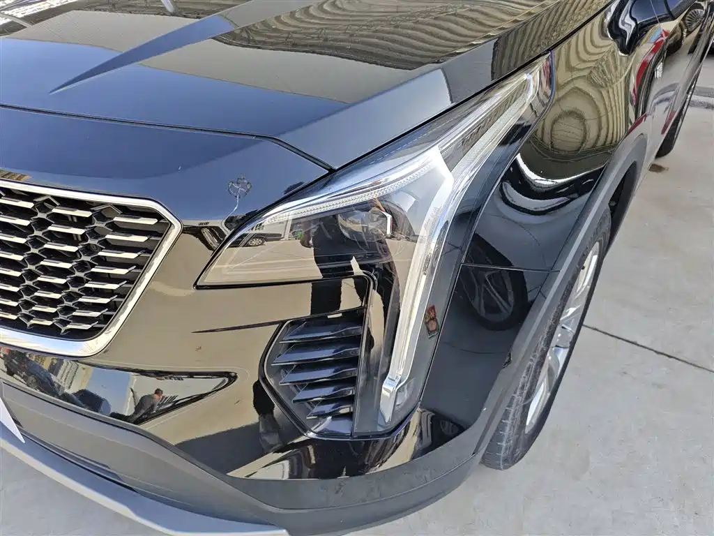 CADILLAC XT4