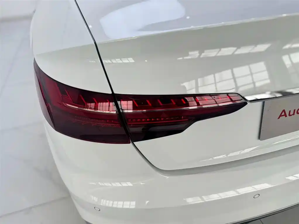 Audi A4L 2024 40 TFSI Fashion Dynamic фото 12