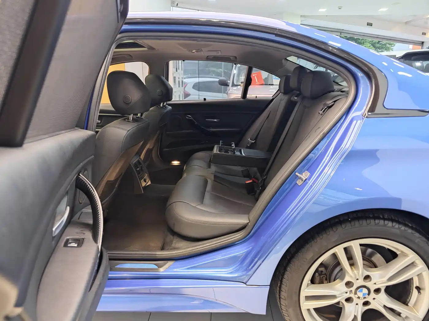 BMW 3 Series 2017 320Li M Sport фото 23