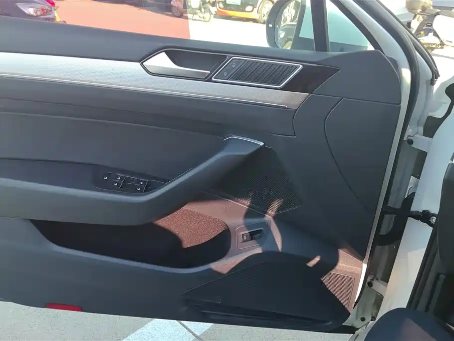Volkswagen Magotan 2017 330TSI DSG Leading фото 7