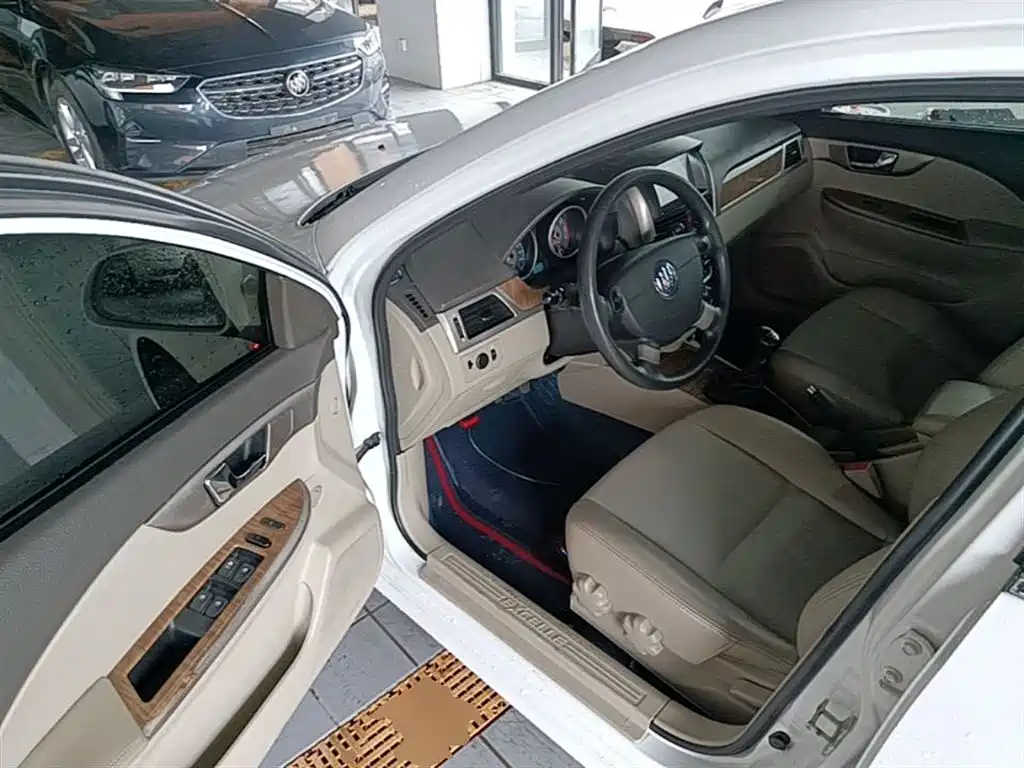 Buick Excelle 2015 1.5L Manual Classic фото 16