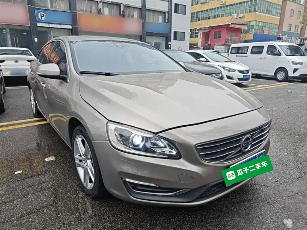 Фото 4 - Volvo S60