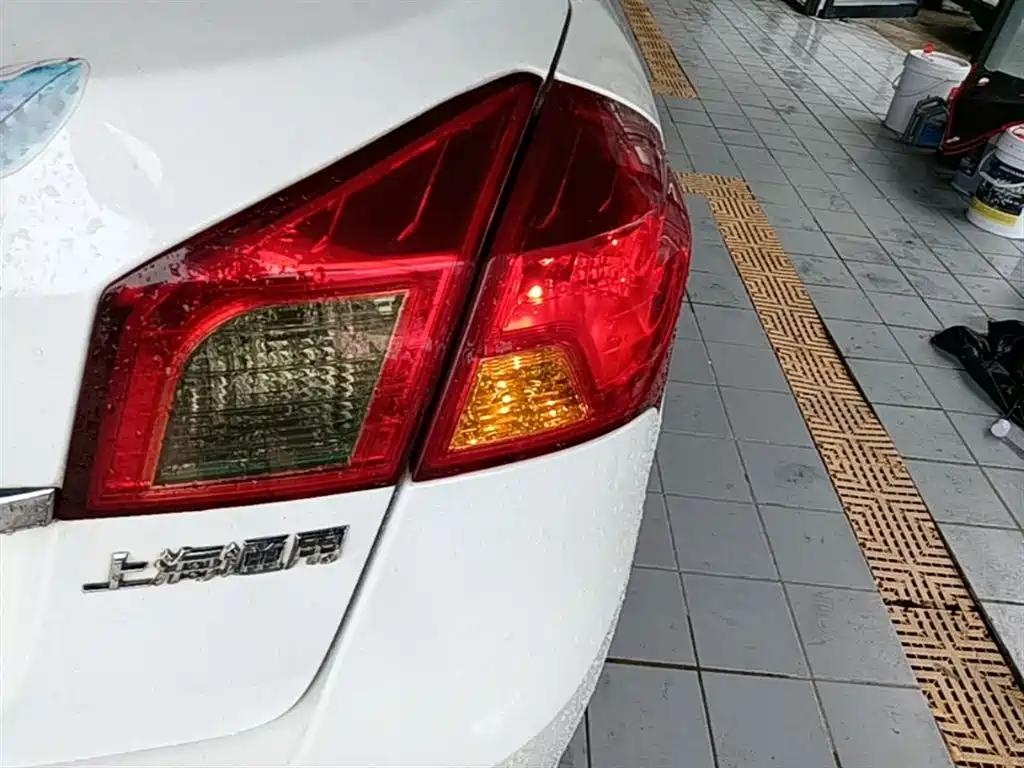 Buick Excelle 2015 1.5L Manual Classic фото 8