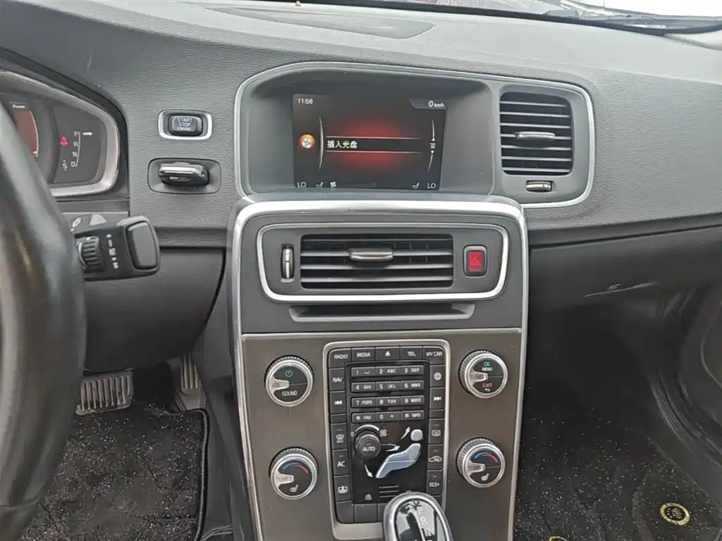 Фото 13 - Volvo S60