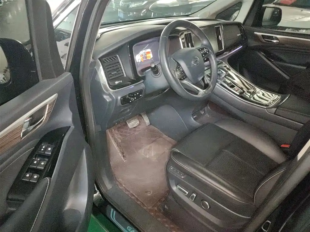 GAC Trumpchi Trumpchi M8 2021 Leading Show Series 390T Ultimate Edition фото 12