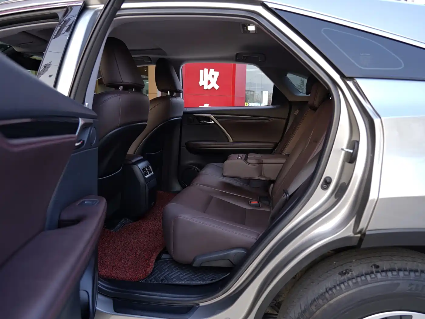 Lexus RX 2020 Facelift 300 2WD Comfort Edition фото 6